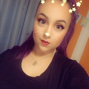 Meet your Posher, Yesenia